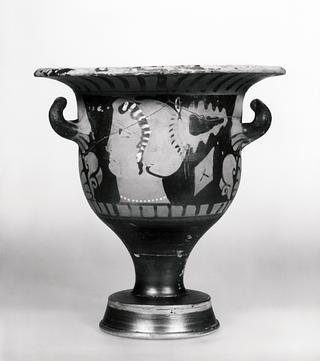H646 Krater with female heads (A, B)