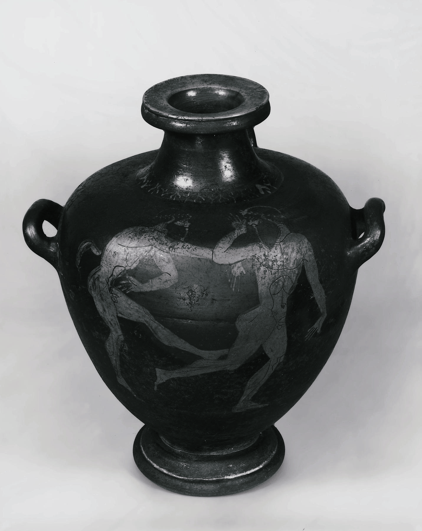 Hydria with two satyrs, H651