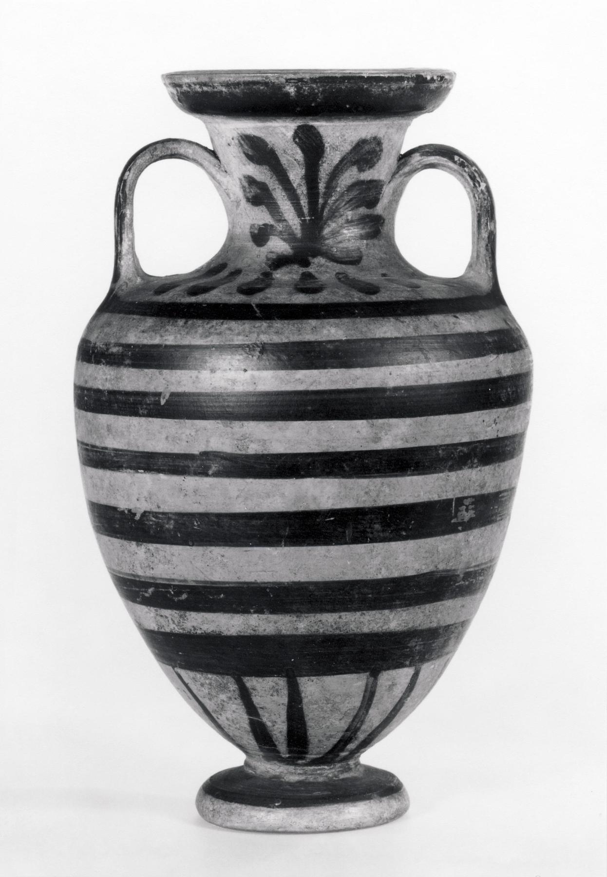 Amphora with palmettes, encircling bands, and rays, H668