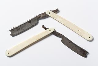 N193 Two razors