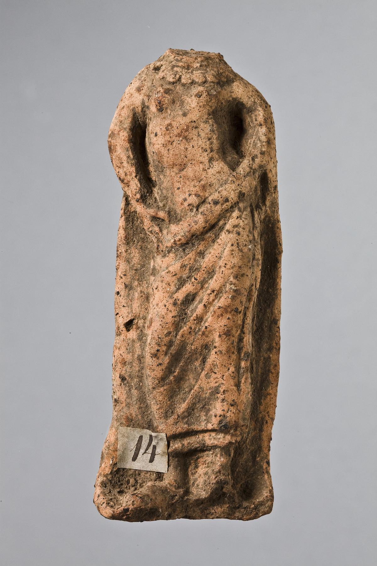 Statuette af en kvinde, H1014