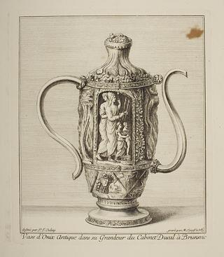 E2168 Vase med antikt motiv