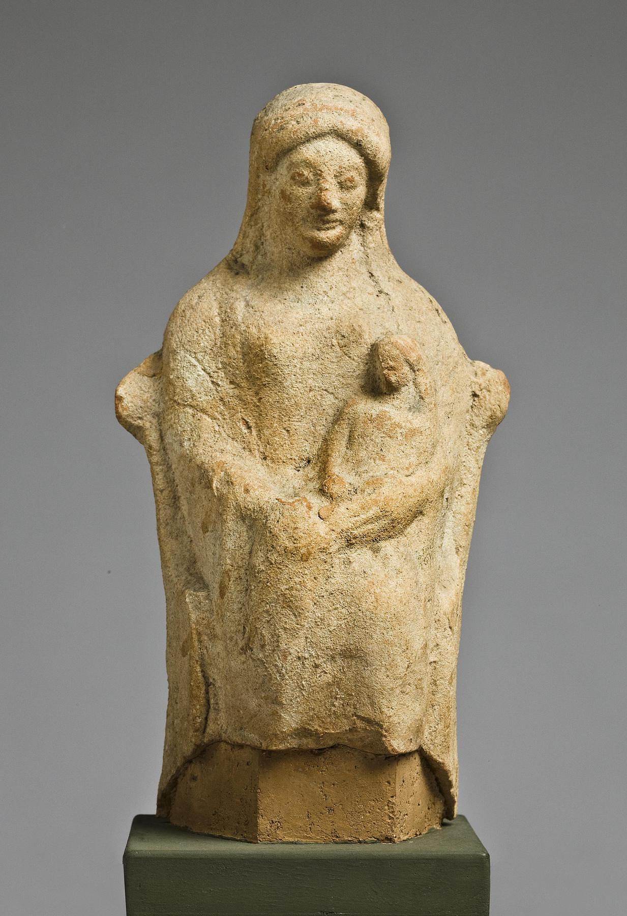 Statuette af en siddende kvinde med et barn, H1003