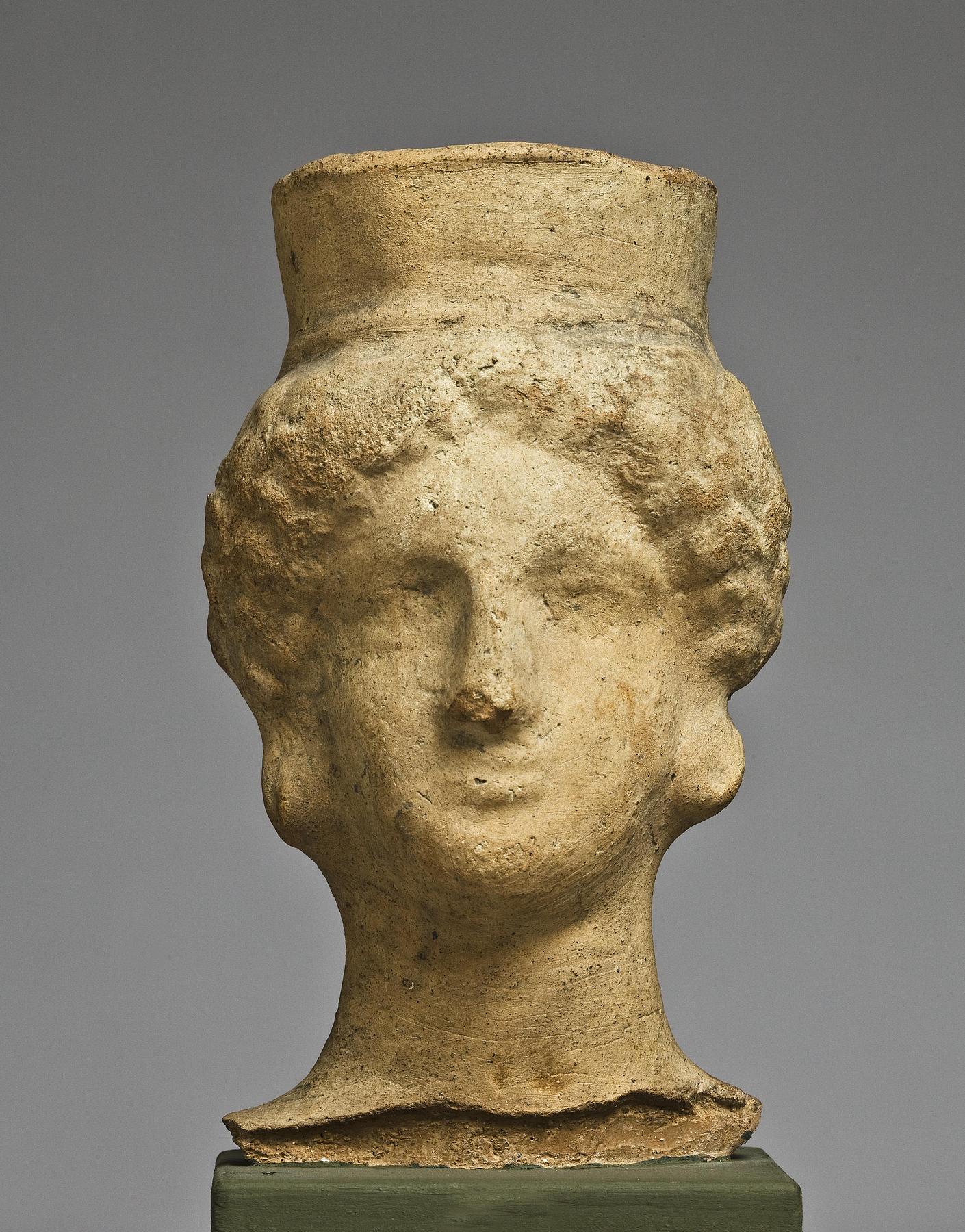 Female bust, H1005
