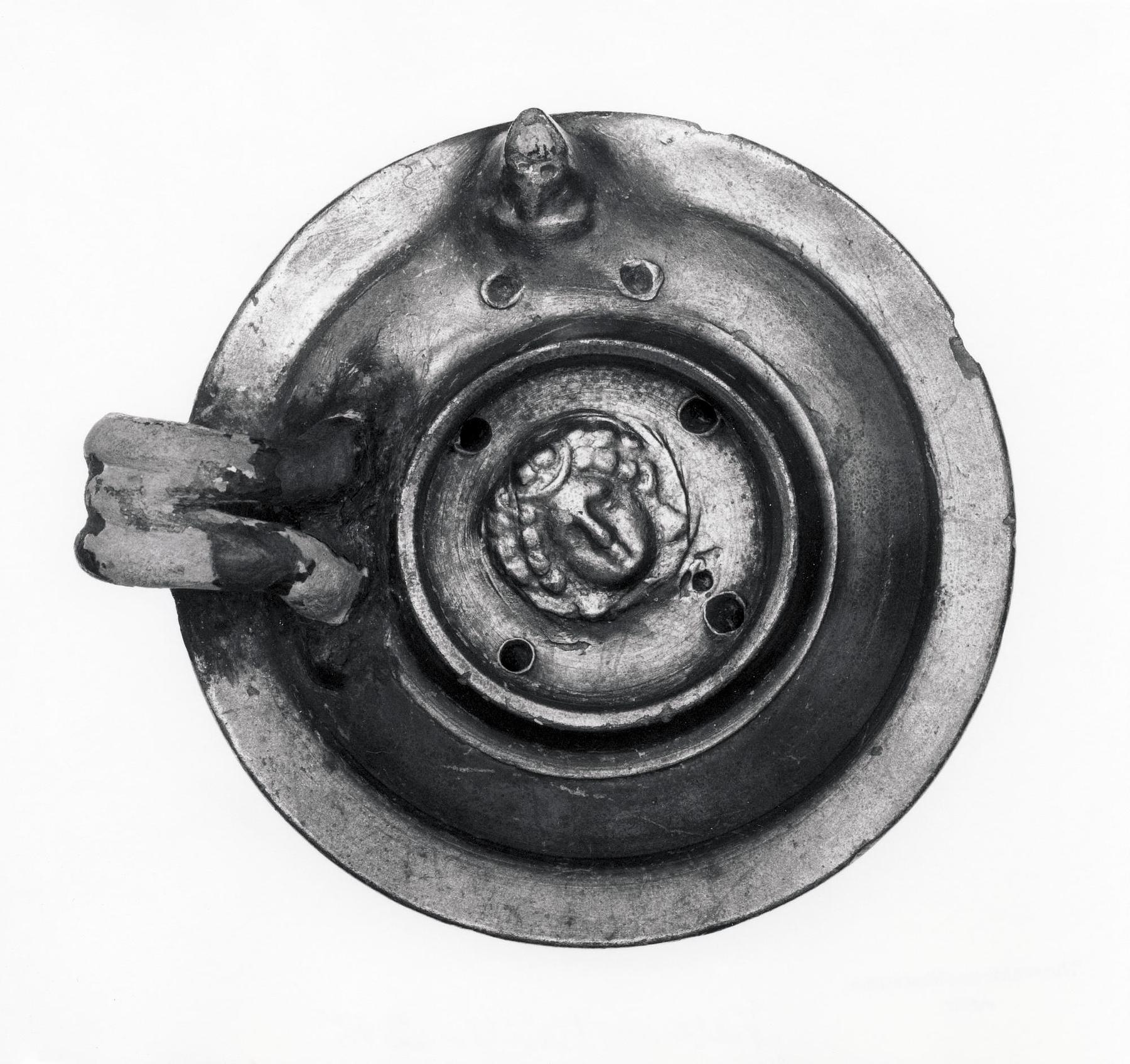 Guttus with a female head and spout in the shape of an animal's head, H778