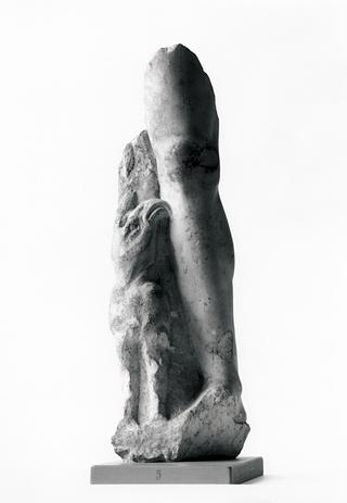 H1405 Skulptur af Apollon med en grif