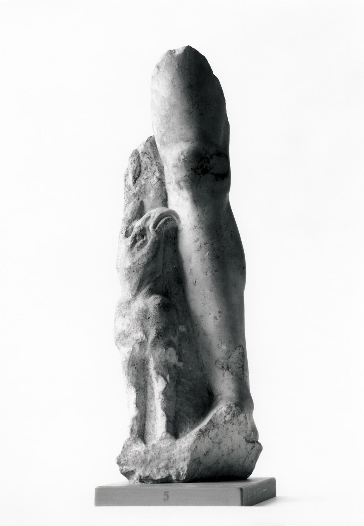 Skulptur af Apollon med en grif, H1405