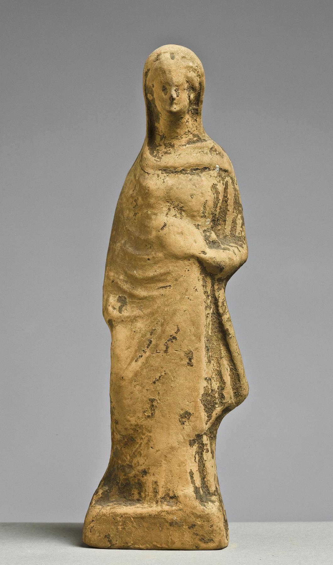 Statuette af en kvinde, H1020