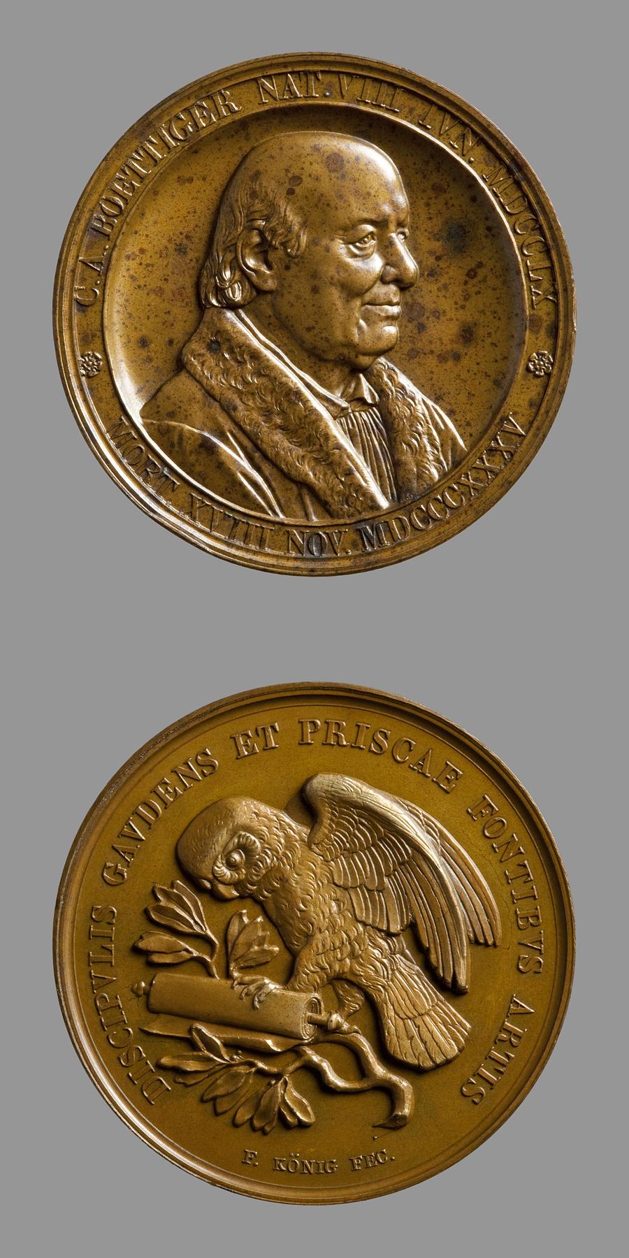 Medaljens forside: Arkæologen Karl August Böttiger. Medaljens bagside: Minervas ugle, F96