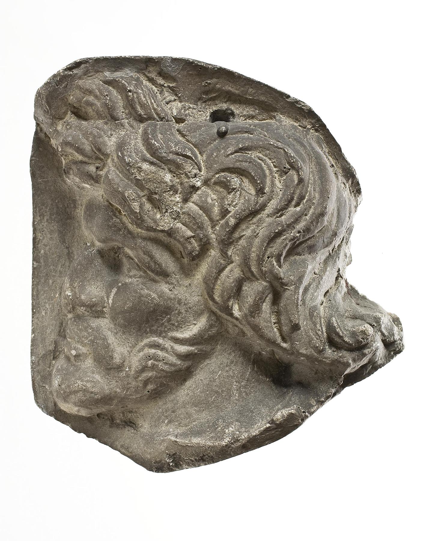 Heads of Dacians, L330aa