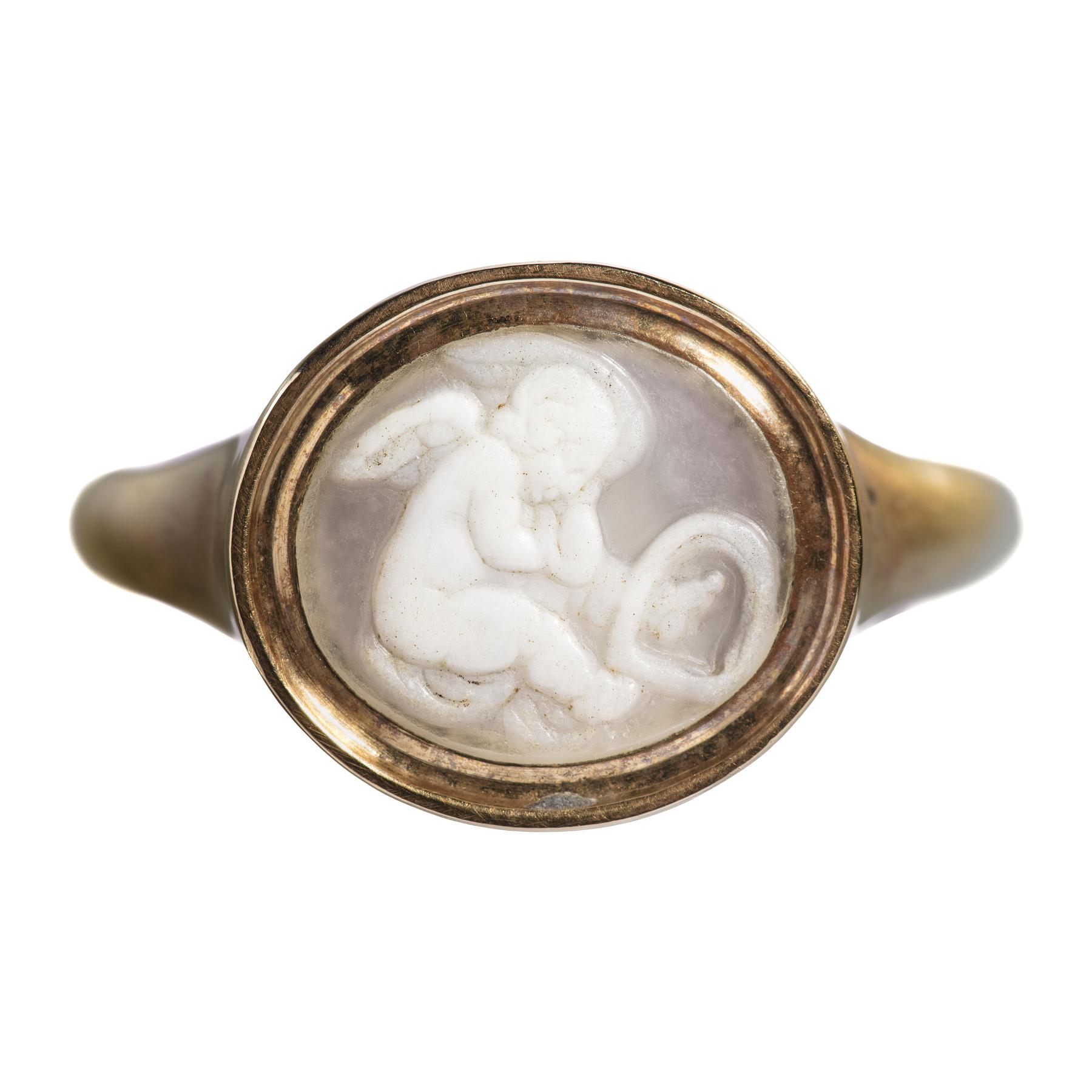 Eros med foden fanget i en fælde, I2042