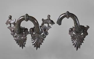 H2280 Set of handles with sphinxes