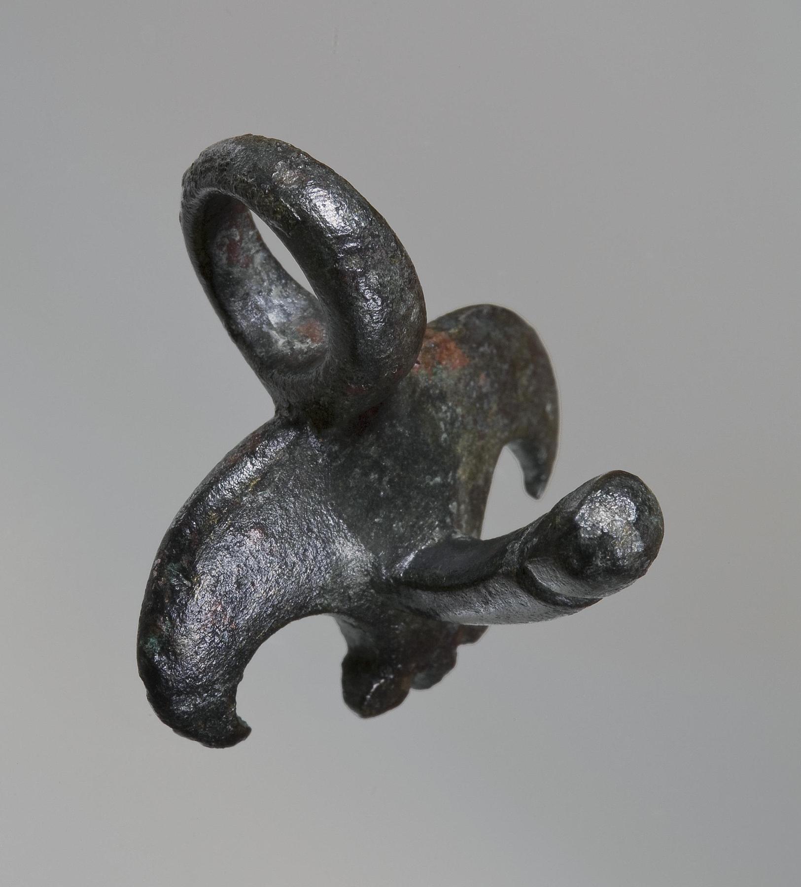 Attachment in the shape of a phallus, H2106