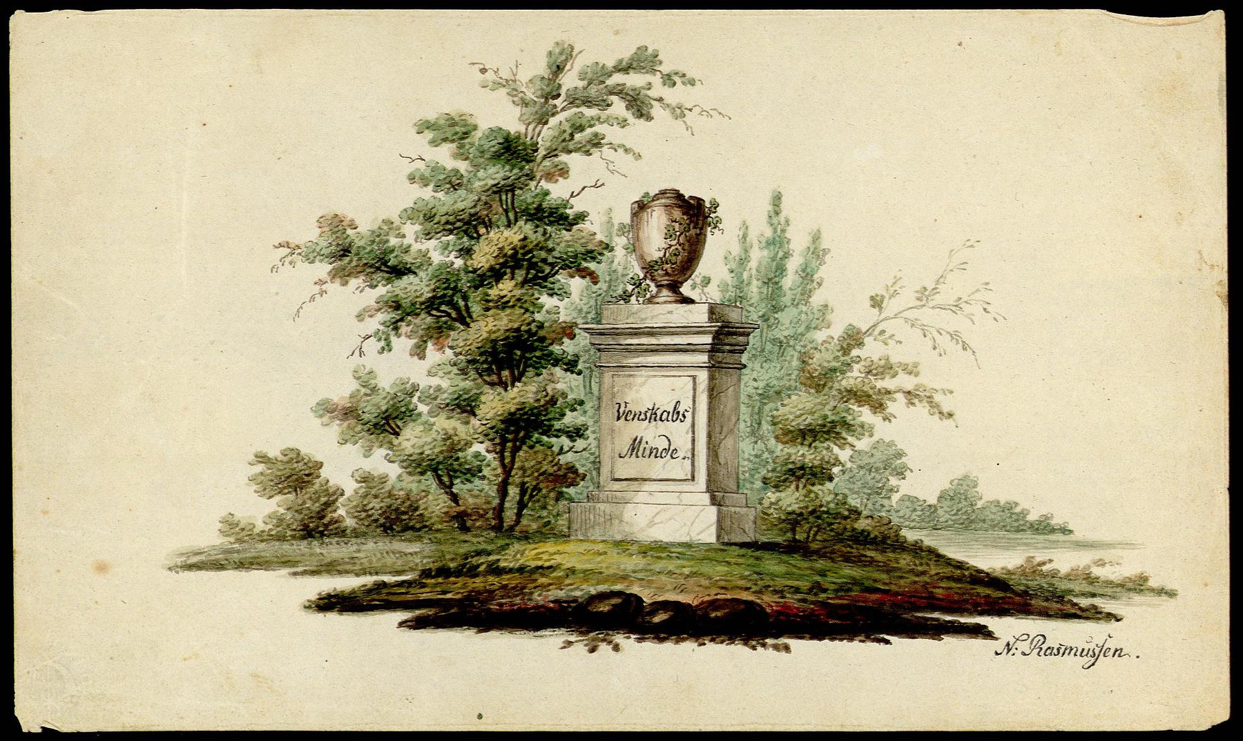 Haveparti med en urne på en plint betitlet "Venskabs Minde", N261,27