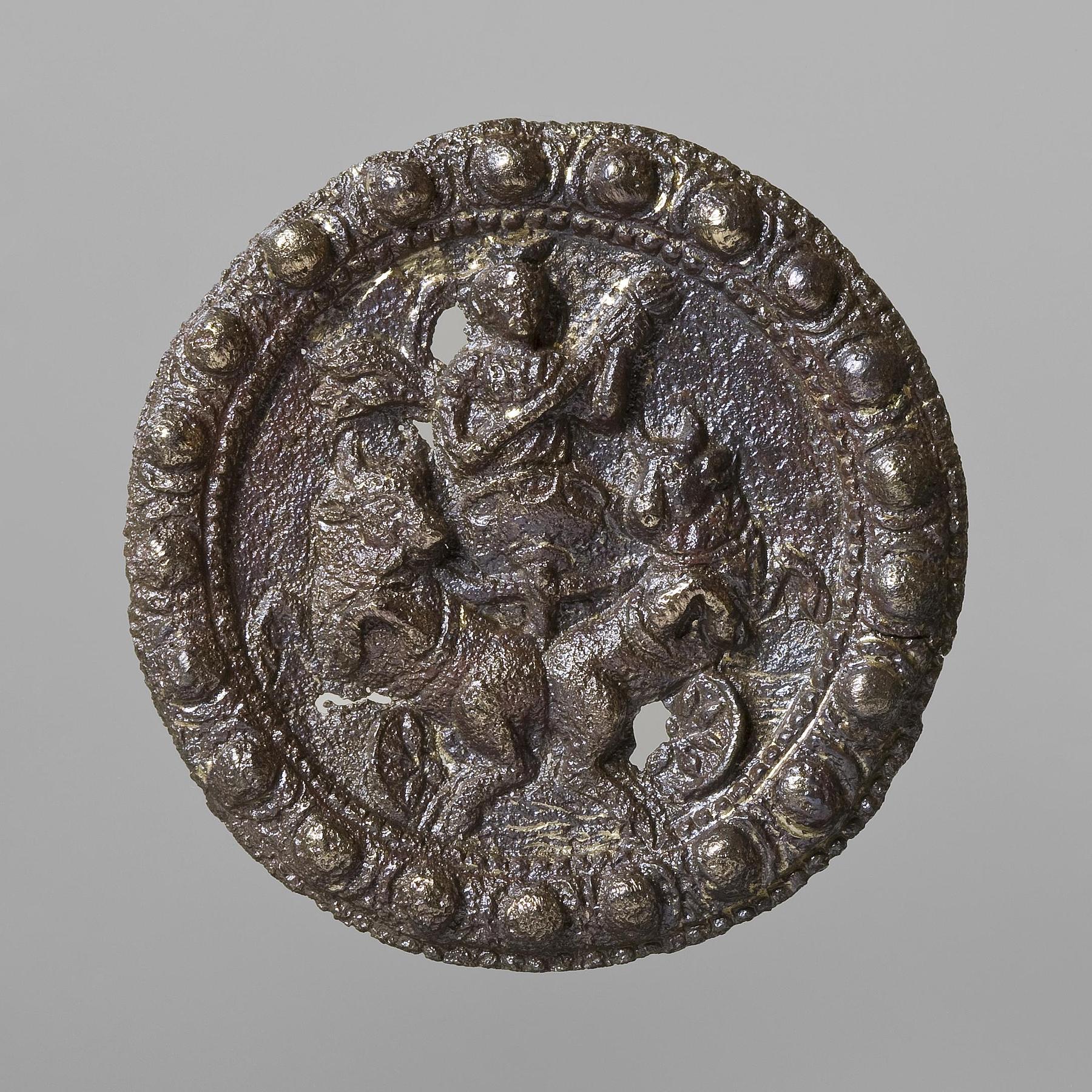Brooch with Diana in a chariot drawn by two bulls, H2195