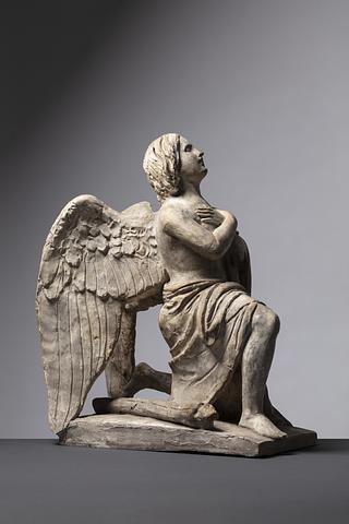 A159 Kneeling angel